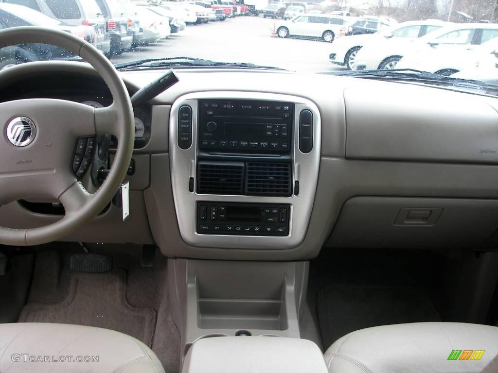 2005 Mountaineer V8 Premier AWD - Ivory Parchment Tri-Coat / Medium Dark Parchment photo #18