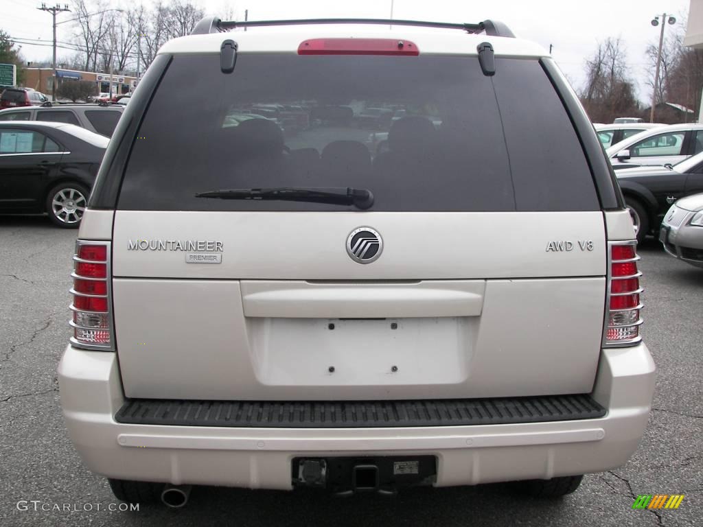 2005 Mountaineer V8 Premier AWD - Ivory Parchment Tri-Coat / Medium Dark Parchment photo #25