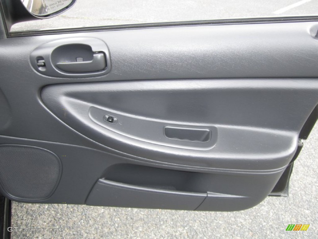 2005 Dodge Stratus SXT Sedan Dark Slate Gray Door Panel Photo #70377204