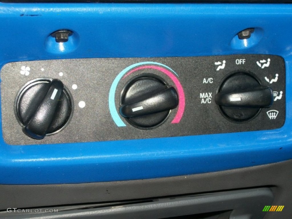 2002 Ford Ranger Edge Regular Cab Controls Photo #70378074