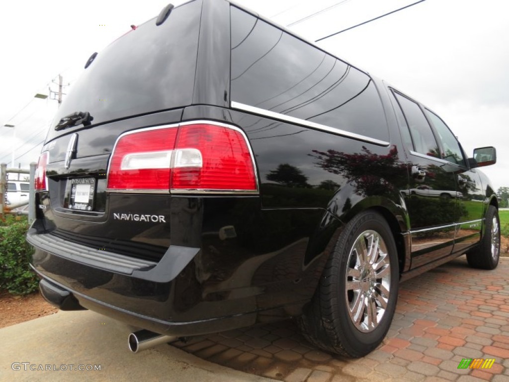 2007 Navigator L Luxury - Black / Camel photo #3