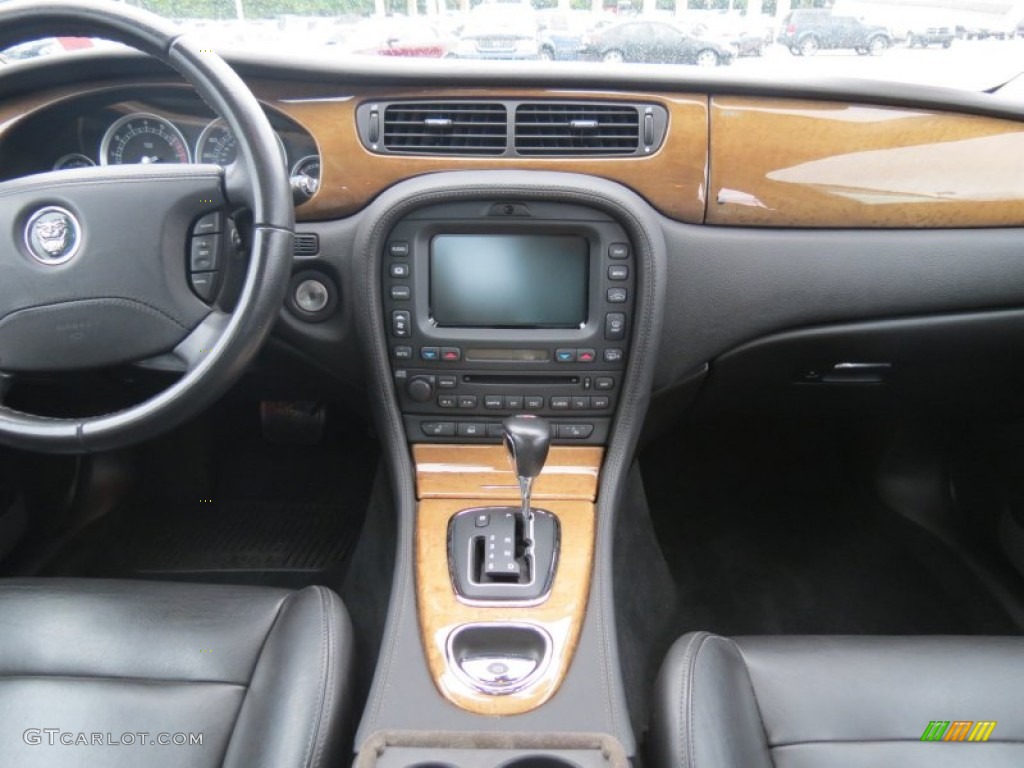 2006 Jaguar S-Type R Charcoal Dashboard Photo #70387833