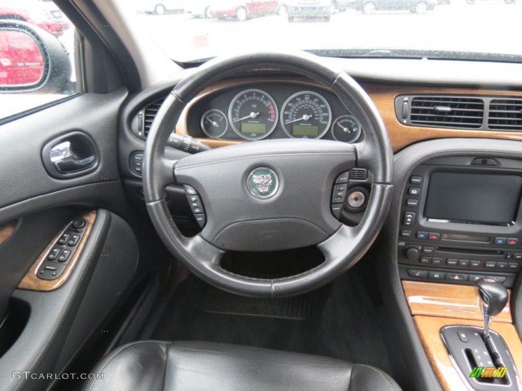 2006 Jaguar S-Type R Charcoal Steering Wheel Photo #70387842