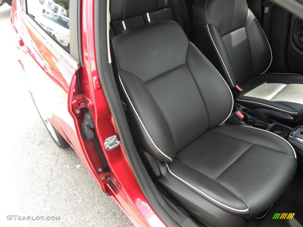 2011 Ford Fiesta SES Hatchback Front Seat Photo #70389456
