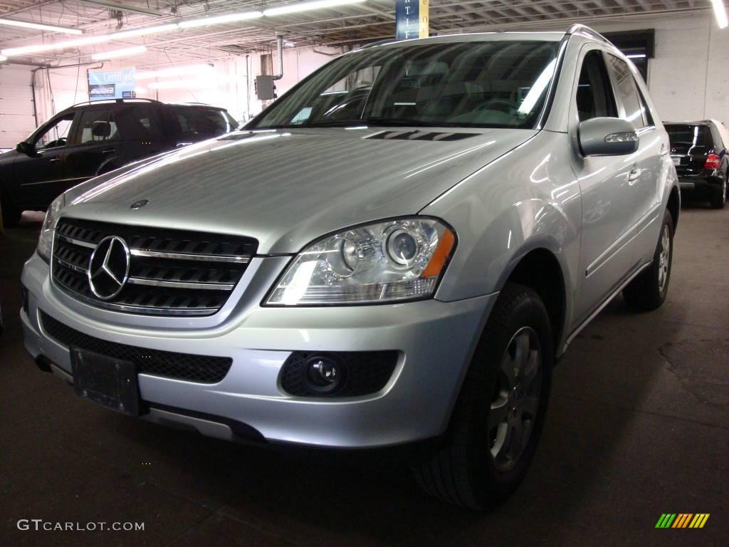 Iridium Silver Metallic Mercedes-Benz ML