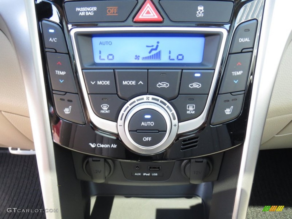 2013 Hyundai Elantra GT Controls Photo #70398699