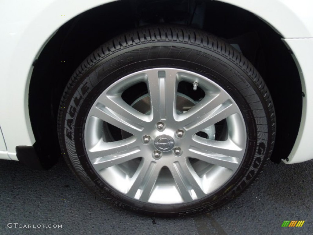 2013 Chrysler 200 Touring Sedan Wheel Photo #70401018