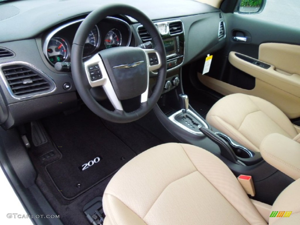 Black/Light Frost Beige Interior 2013 Chrysler 200 Touring Sedan Photo #70401030