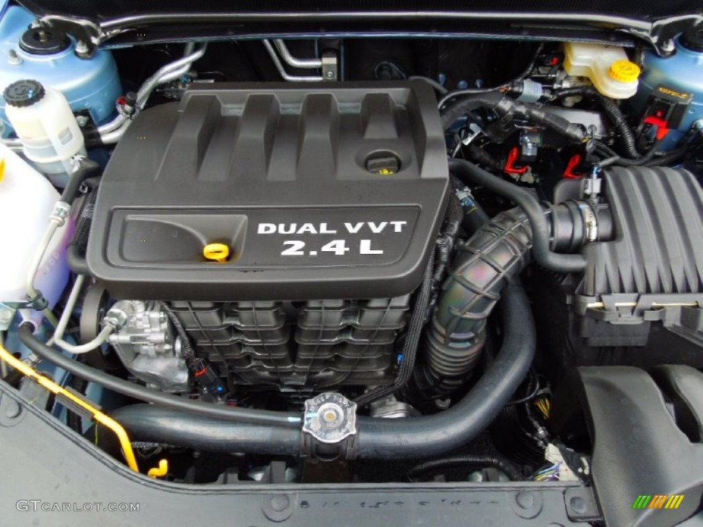 2013 Chrysler 200 Touring Sedan 2.4 Liter DOHC 16-Valve Dual VVT 4 Cylinder Engine Photo #70402321