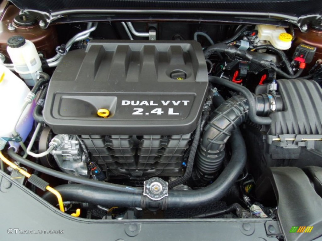 2013 Chrysler 200 Touring Sedan 2.4 Liter DOHC 16-Valve Dual VVT 4 Cylinder Engine Photo #70402476