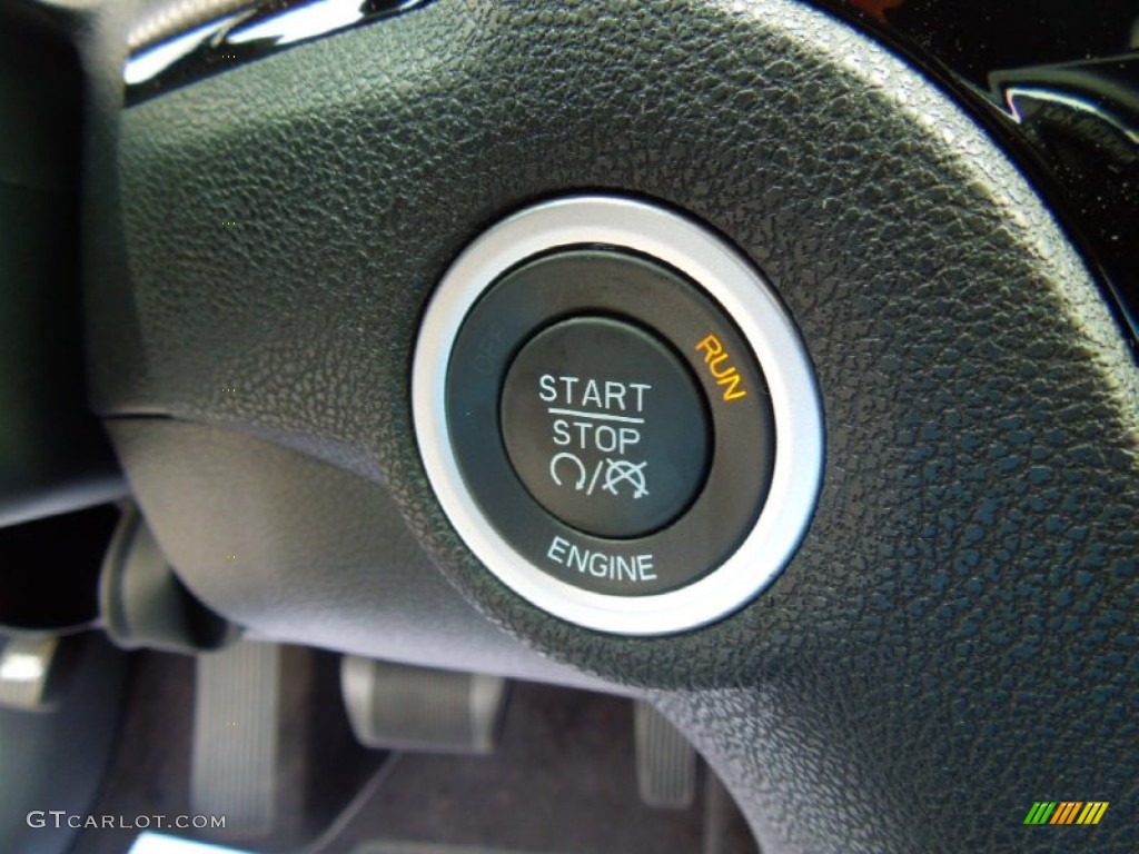 2013 Chrysler 300 S V6 Controls Photo #70402554