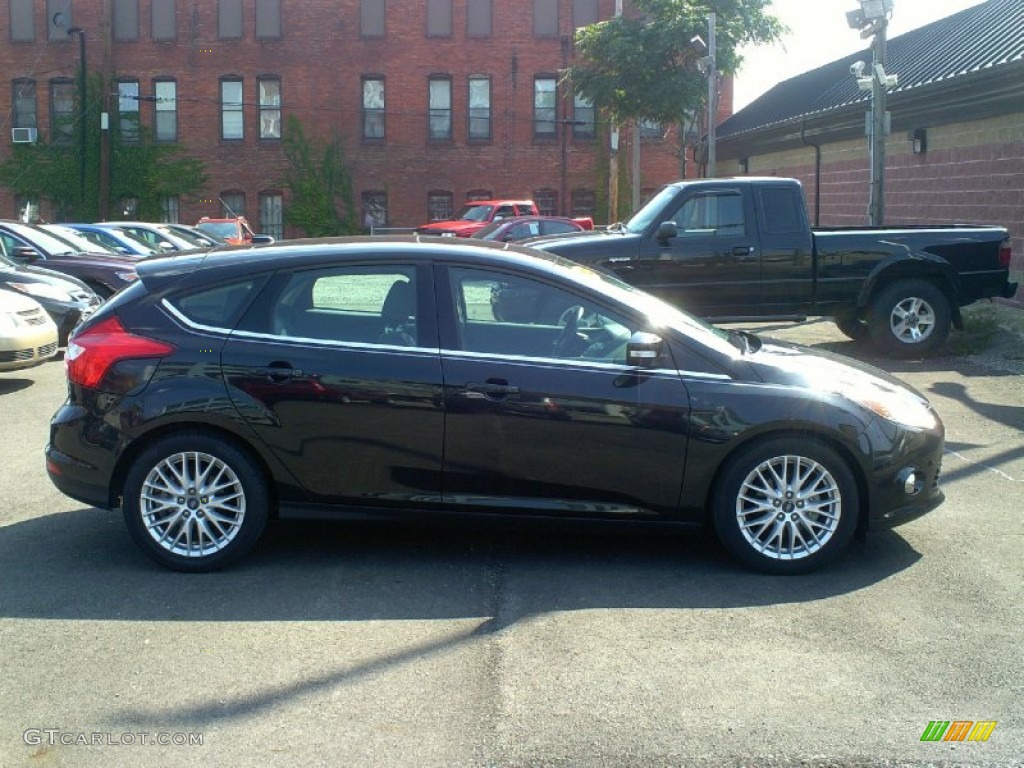 2012 Focus SEL 5-Door - Black / Charcoal Black photo #5