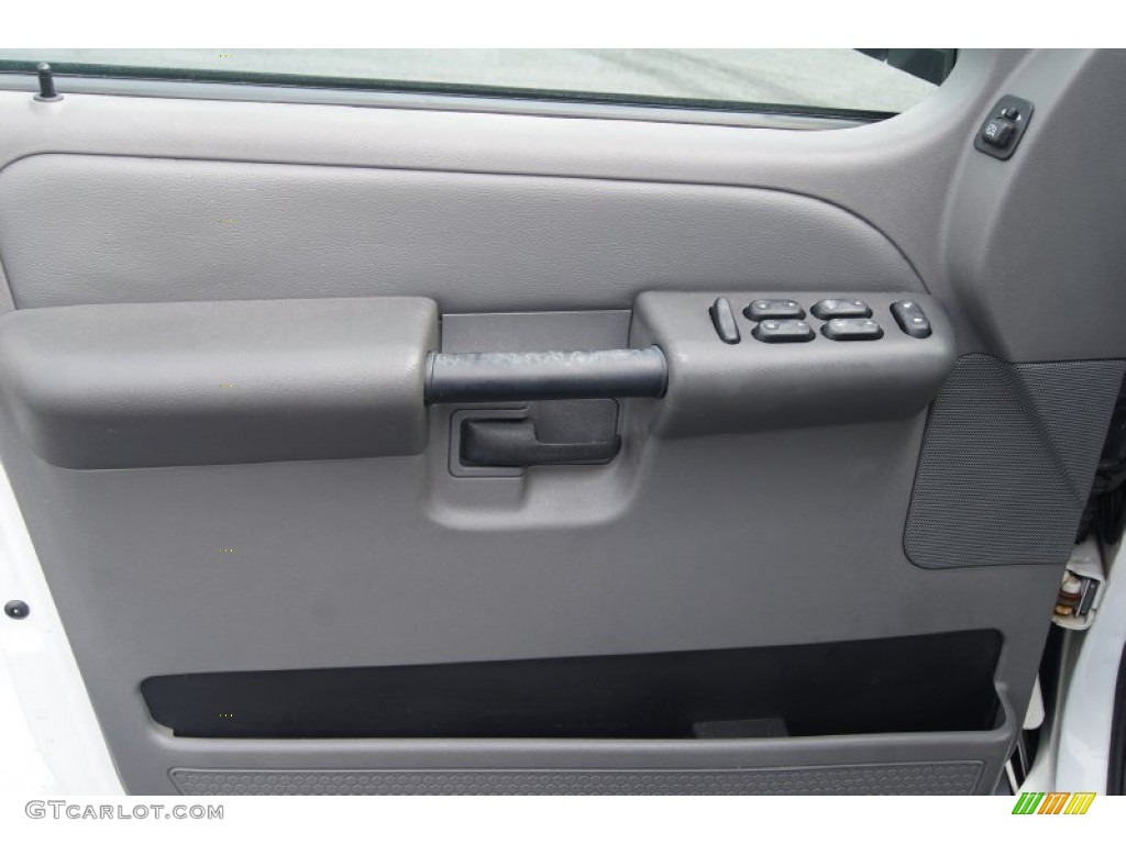 2005 Ford Explorer Sport Trac XLT Medium Dark Flint Door Panel Photo #70413439