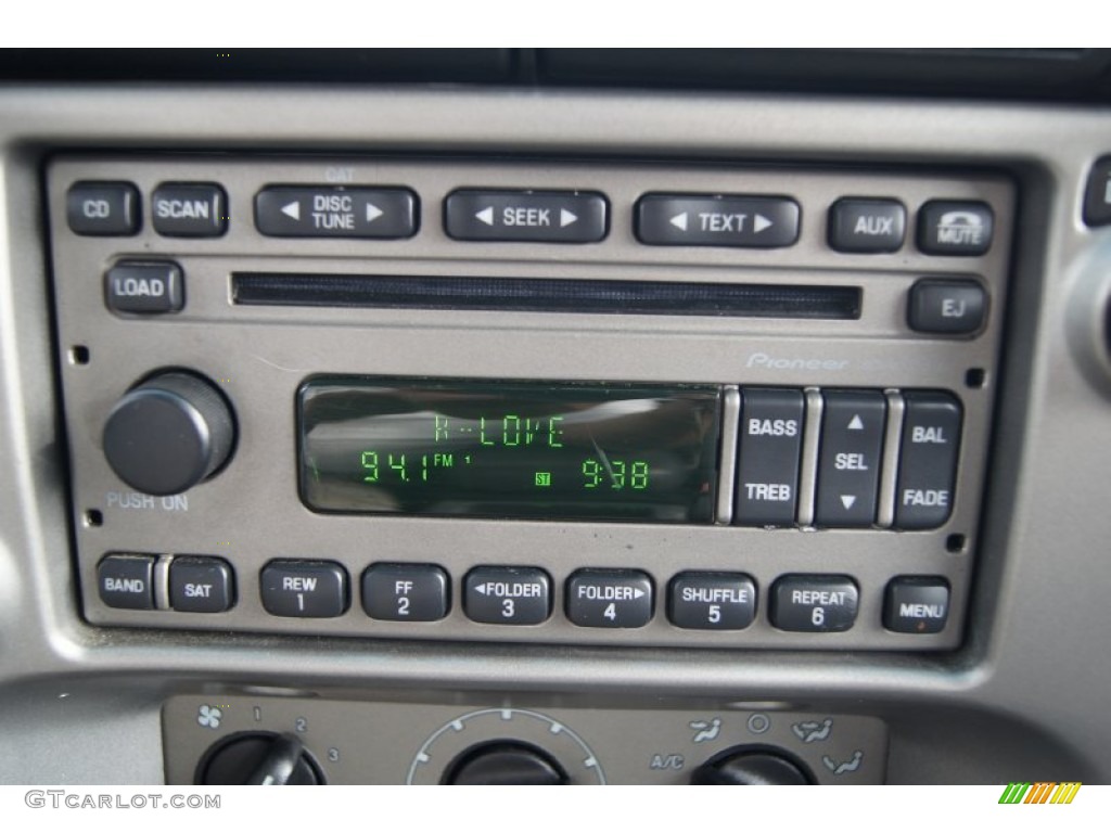 2005 Ford Explorer Sport Trac XLT Controls Photo #70413604