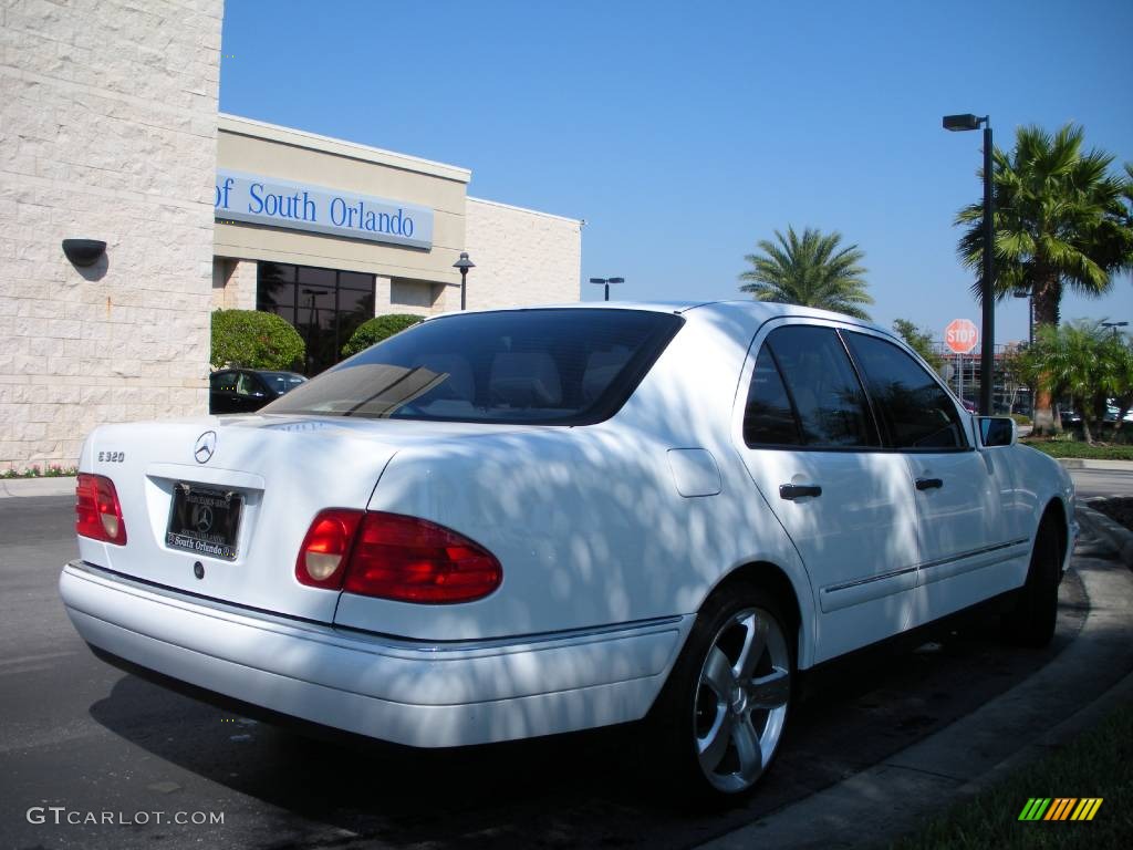 1999 E 320 Sedan - Glacier White / Parchment photo #6