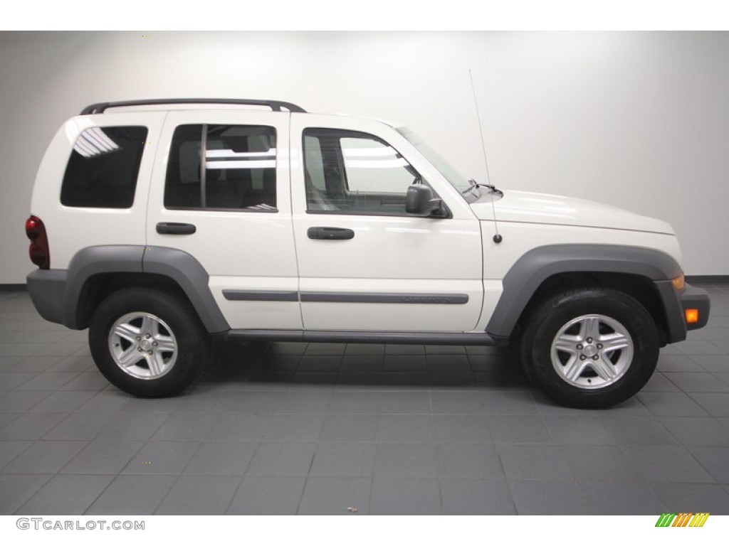 2005 Liberty Sport - Stone White / Medium Slate Gray photo #7