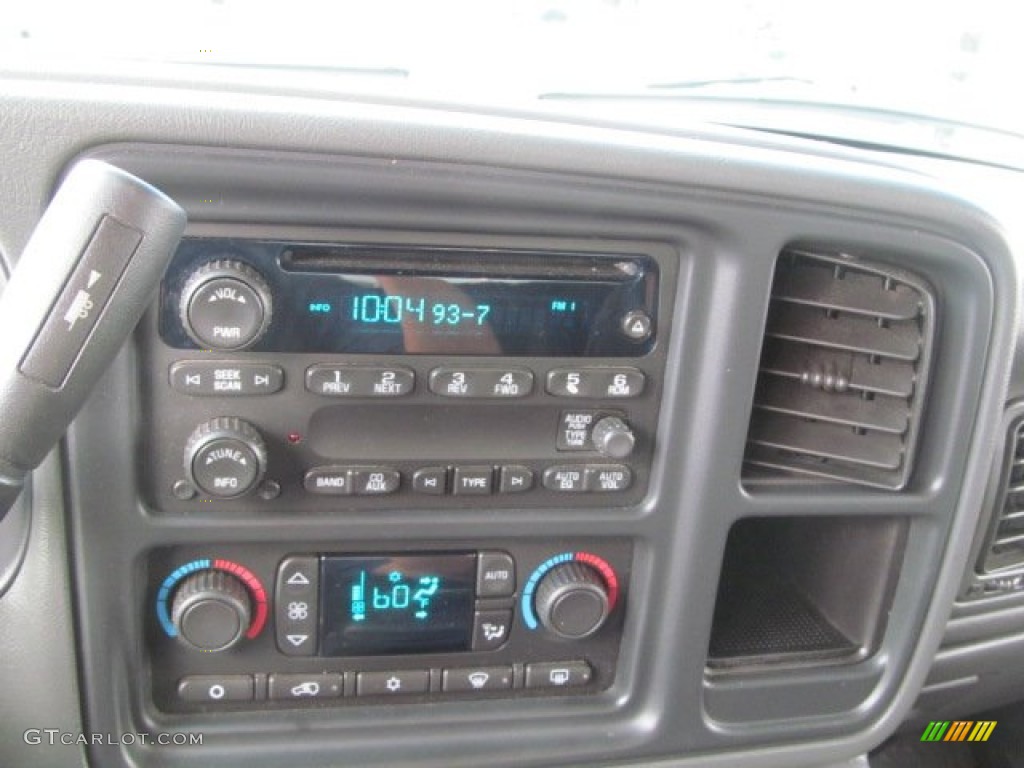 2007 Chevrolet Silverado 1500 Classic LT Crew Cab 4x4 Controls Photo #70422757