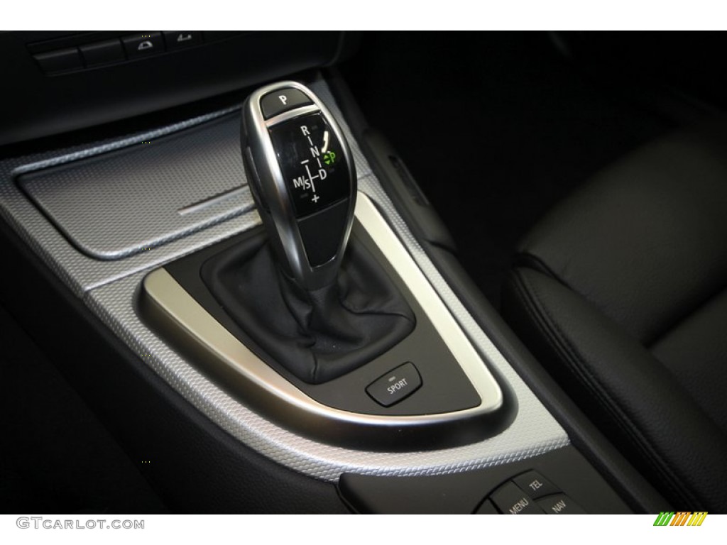 2013 BMW 1 Series 135i Convertible Transmission Photos