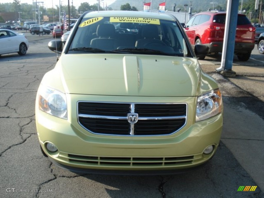2010 Caliber Mainstreet - Optic Green Metallic / Dark Slate Gray photo #3
