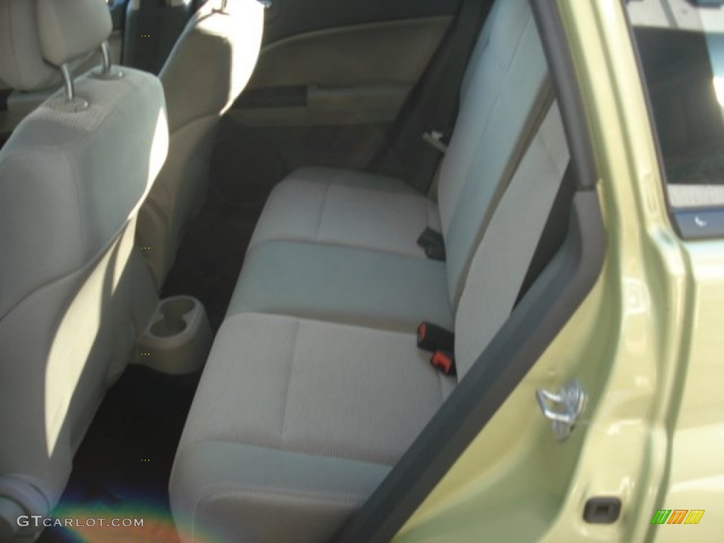 2010 Caliber Mainstreet - Optic Green Metallic / Dark Slate Gray photo #16