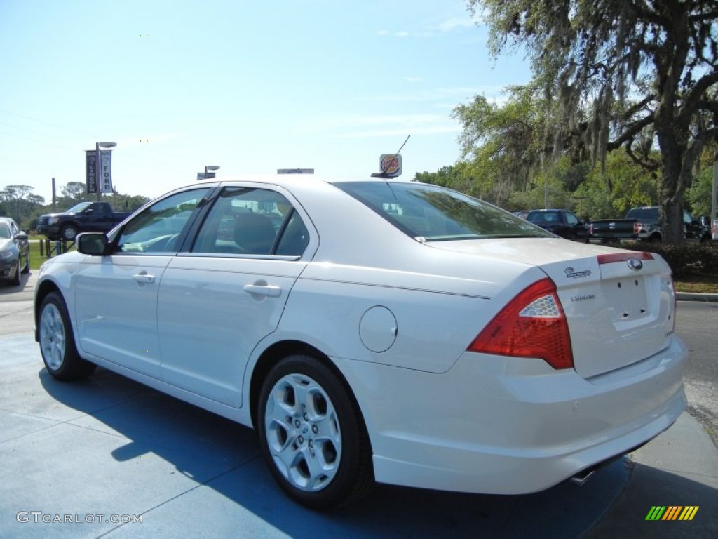 2011 Fusion SE V6 - White Suede / Medium Light Stone photo #3