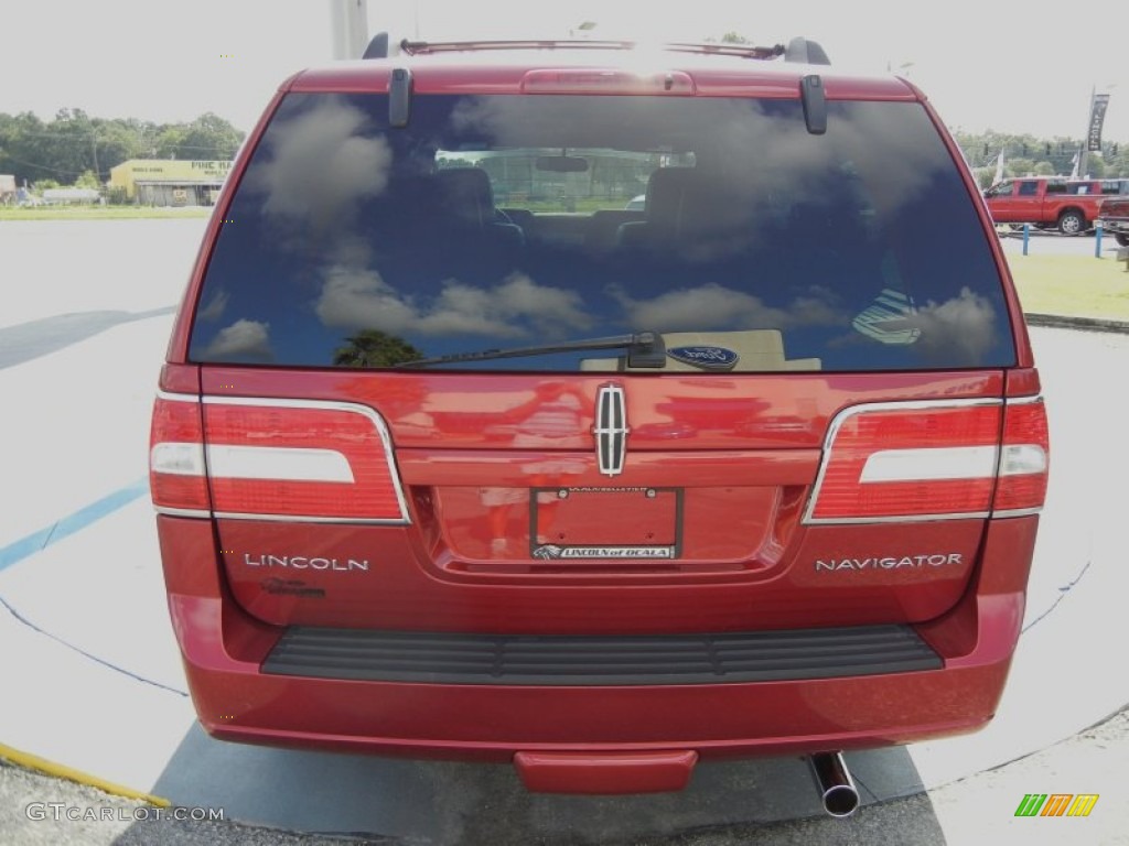 2007 Navigator Luxury - Vivid Red Metallic / Charcoal photo #4