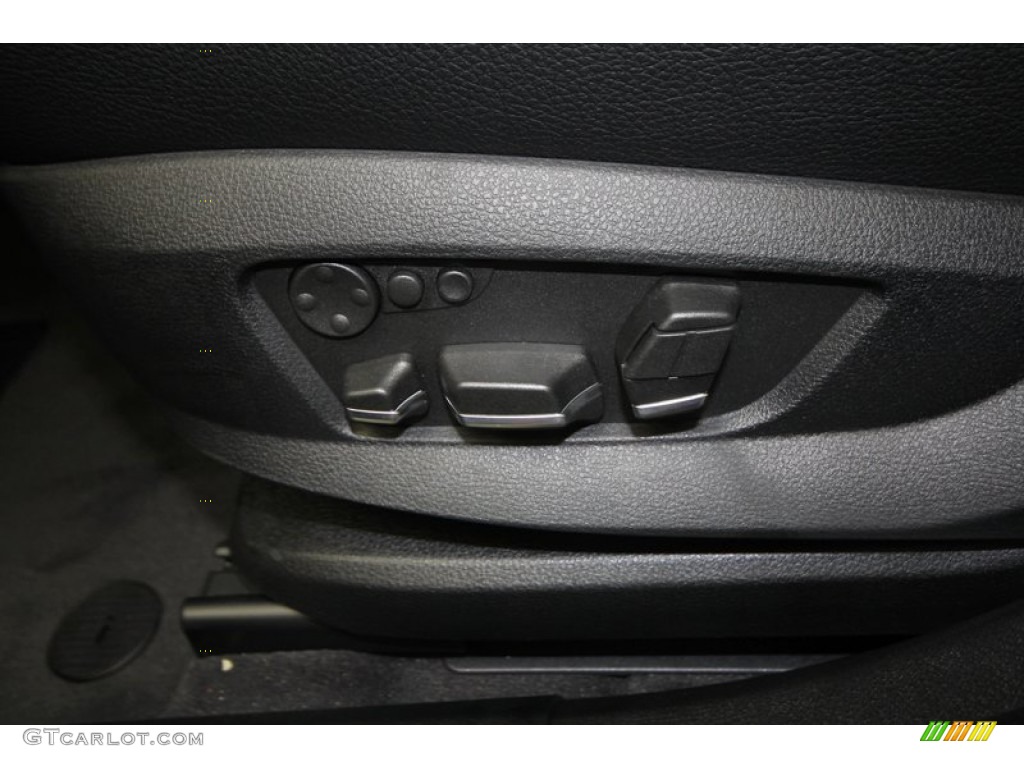 2013 BMW 5 Series 550i Gran Turismo Controls Photo #70427791