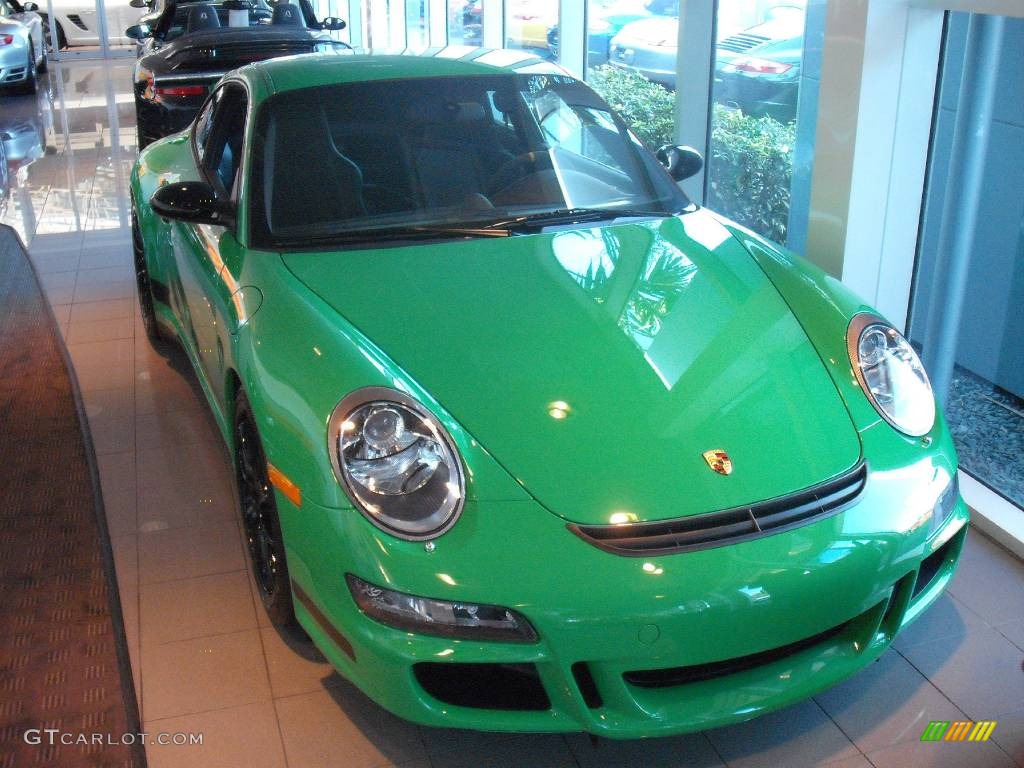 Green/Black Porsche 911