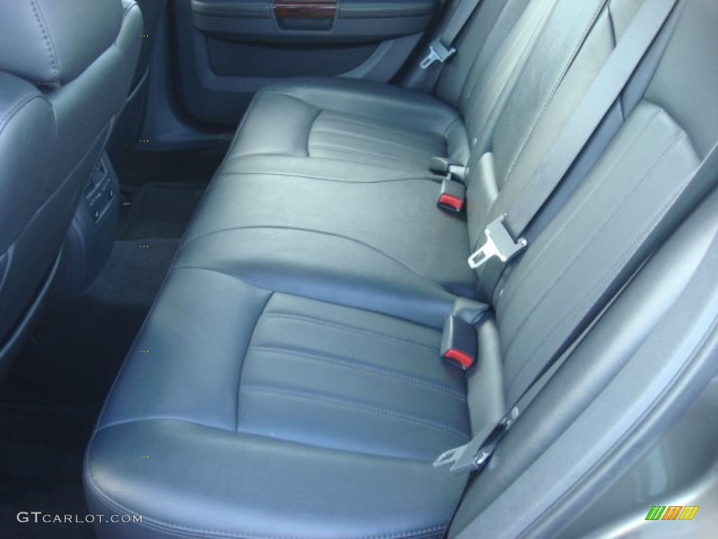 2008 Chrysler 300 C HEMI Rear Seat Photo #70431583