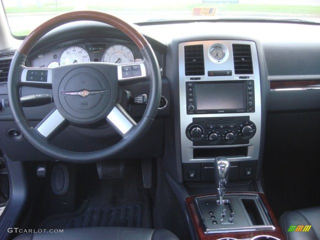 2008 Chrysler 300 C HEMI Dashboard Photos