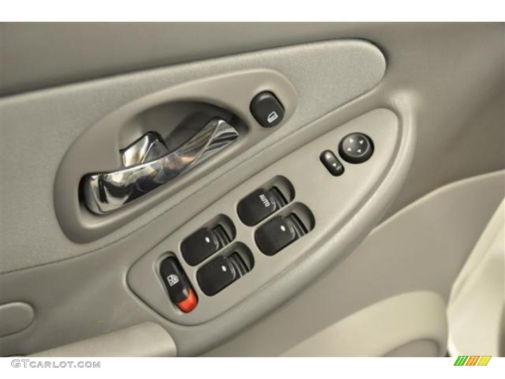 2005 Malibu LS V6 Sedan - White / Gray photo #8