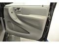 2007 Brilliant Black Crystal Pearl Chrysler Town & Country Touring  photo #21