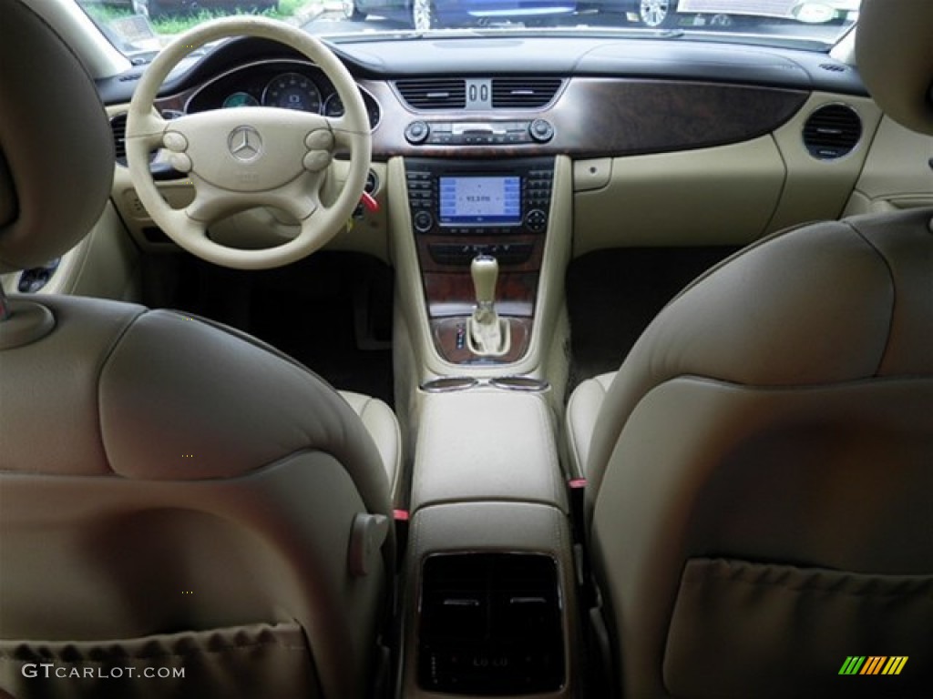 2006 CLS 500 - Alabaster White / Cashmere Beige photo #45