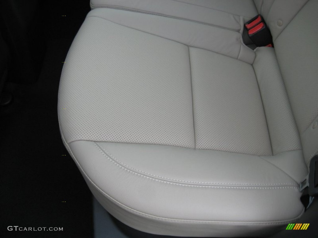 2013 Elantra GT - Monaco White / Beige photo #18