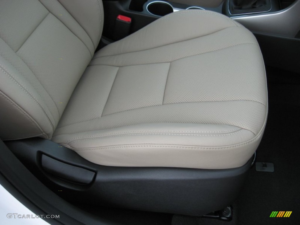 2013 Elantra GT - Monaco White / Beige photo #21