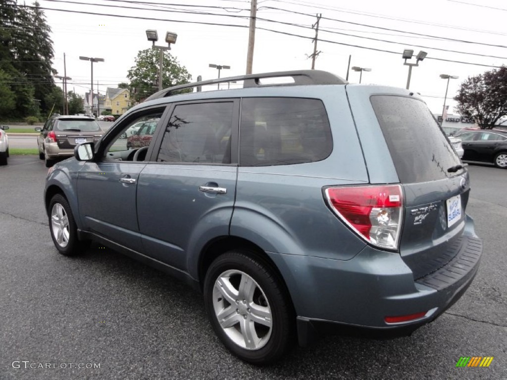 2009 Forester 2.5 X Premium - Newport Blue Pearl / Platinum photo #9