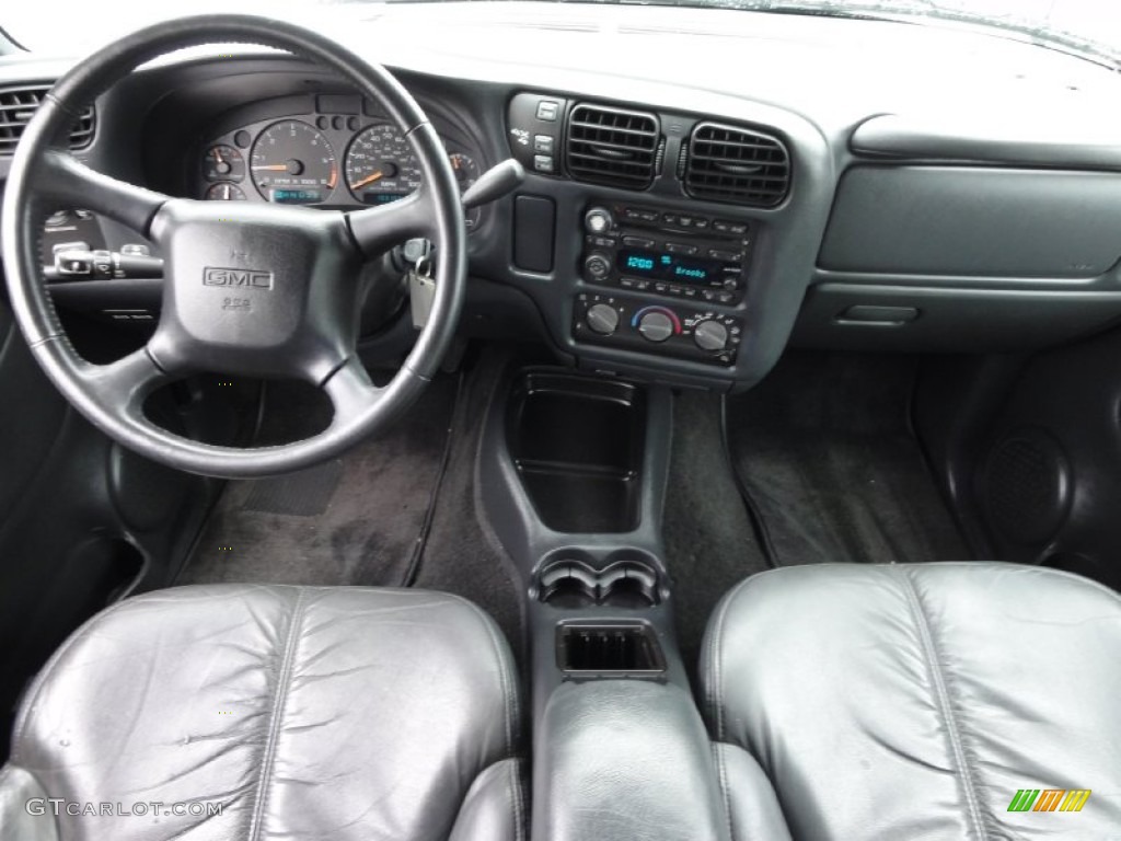 2004 GMC Sonoma SLS Crew Cab 4x4 Dashboard Photos