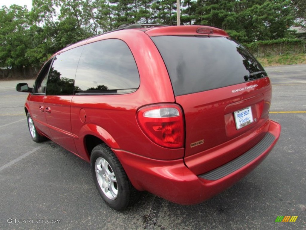 2001 Grand Caravan EX - Inferno Red Pearlcoat / Taupe photo #5