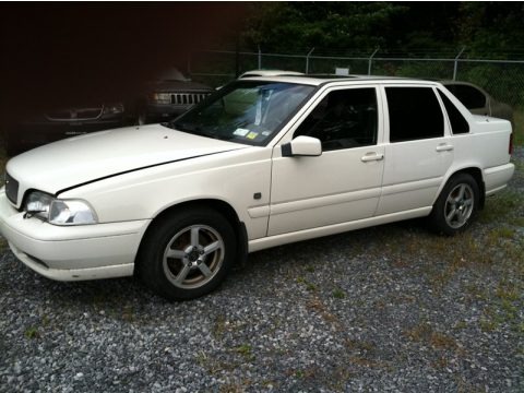 1999 Volvo S70 Turbo AWD Data, Info and Specs