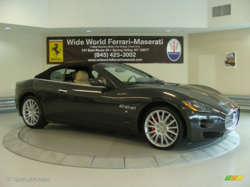 2013 GranTurismo Convertible GranCabrio - Grigio Granito (Dark Grey) / Pearl Beige photo #2