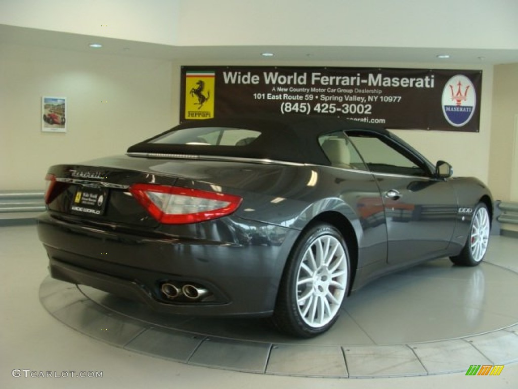2013 GranTurismo Convertible GranCabrio - Grigio Granito (Dark Grey) / Pearl Beige photo #13