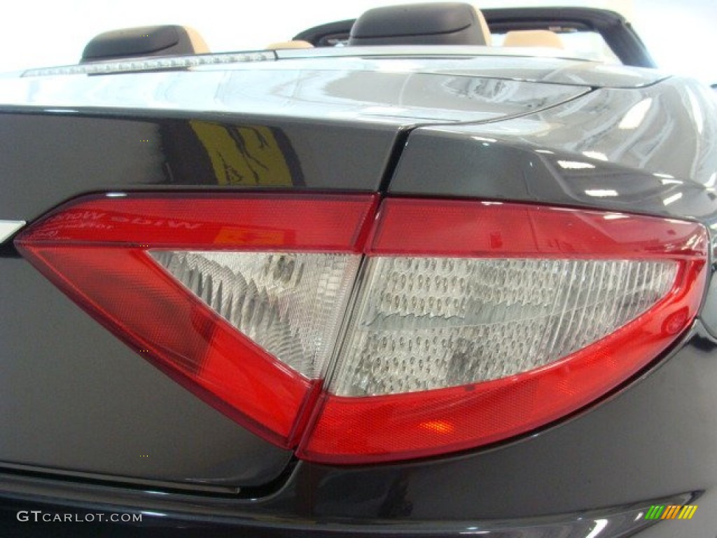 2013 GranTurismo Convertible GranCabrio - Grigio Granito (Dark Grey) / Pearl Beige photo #32
