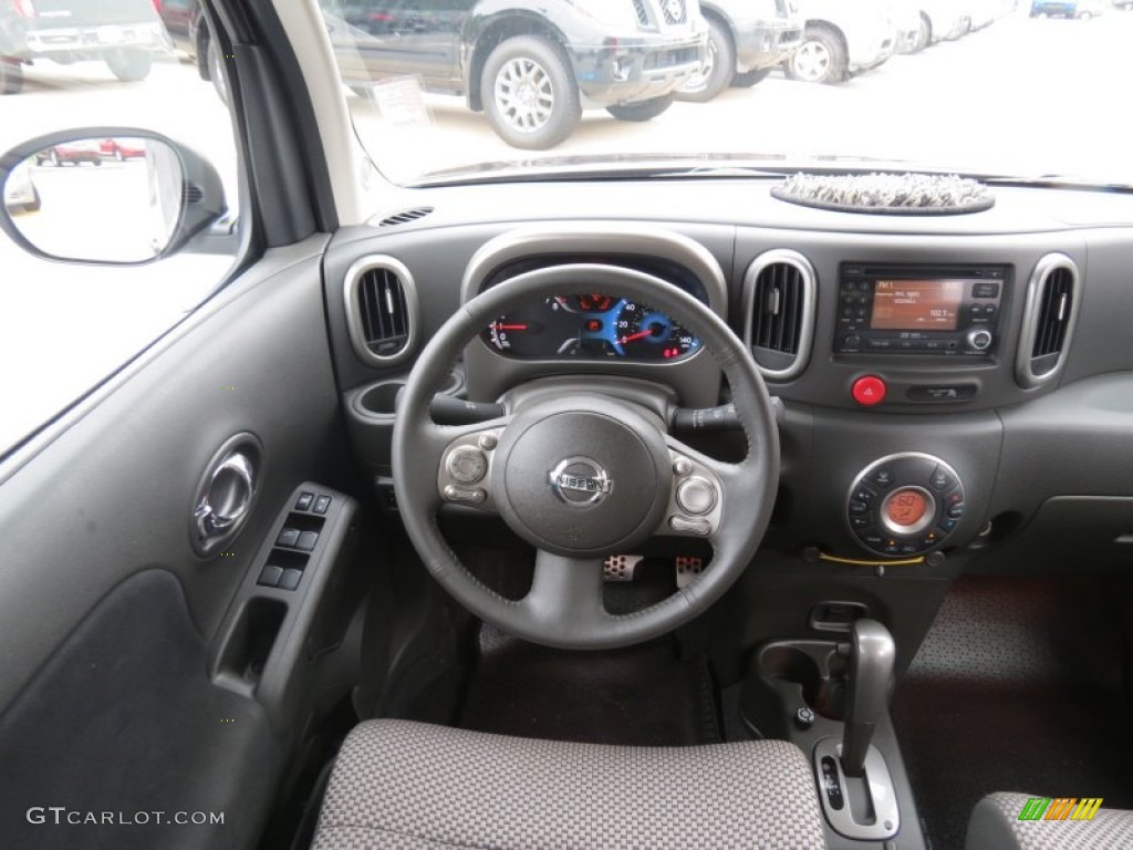 2010 Nissan Cube Krom Edition Black/Gray Dashboard Photo #70444872