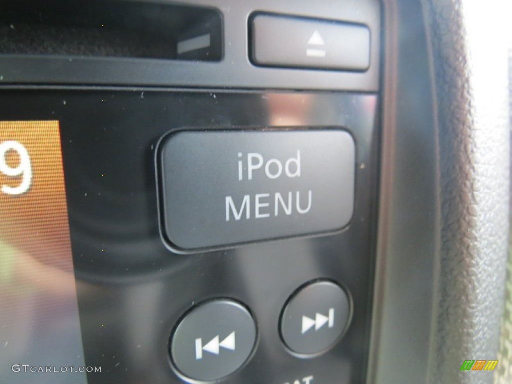 2010 Nissan Cube Krom Edition Controls Photo #70444927