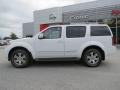 2012 Avalanche White Nissan Pathfinder Silver  photo #2