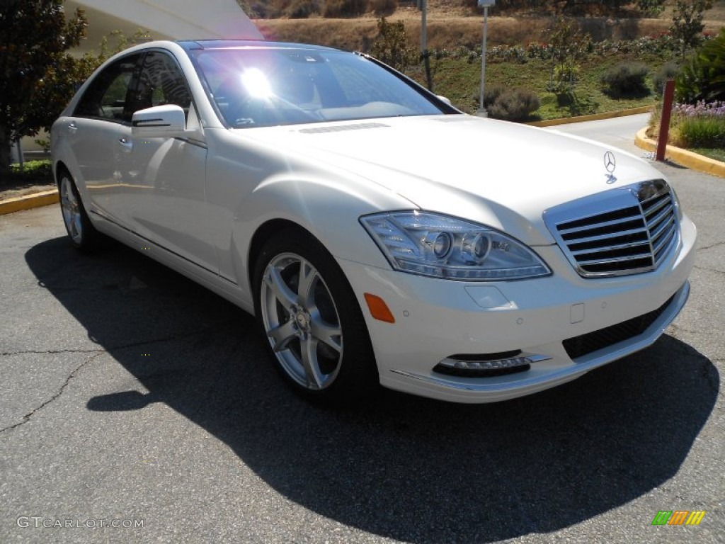 2013 S 550 Sedan - Diamond White Metallic / Black photo #1