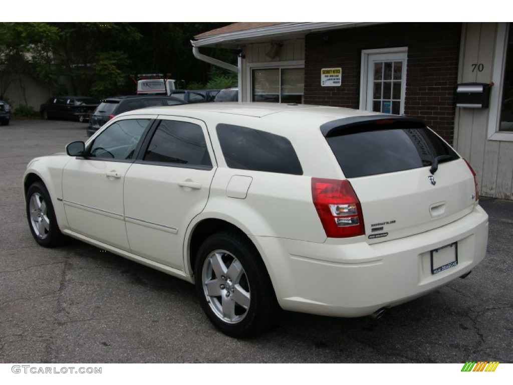 2006 Magnum R/T AWD - Stone White / Dark Slate Gray/Light Slate Gray photo #6