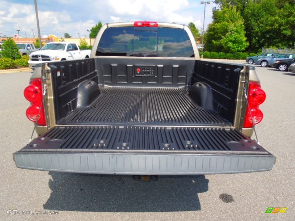 2008 Ram 1500 SLT Quad Cab 4x4 - Light Khaki Metallic / Khaki photo #20