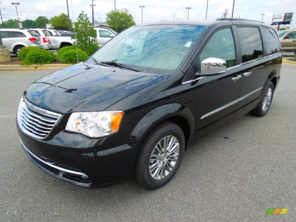Brilliant Black Crystal Pearl 2013 Chrysler Town & Country Touring - L Exterior Photo #70453396