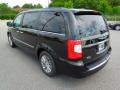 Brilliant Black Crystal Pearl - Town & Country Touring - L Photo No. 5